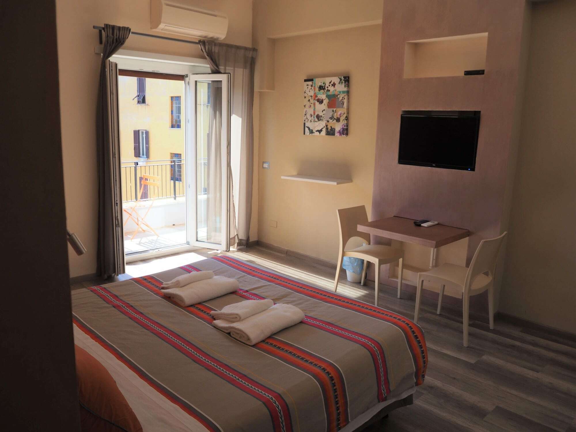 Bed And Breakfast New Morning Holiday ローマ エクステリア 写真